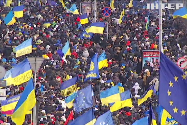 В Україні відзначають День гідності та свободи