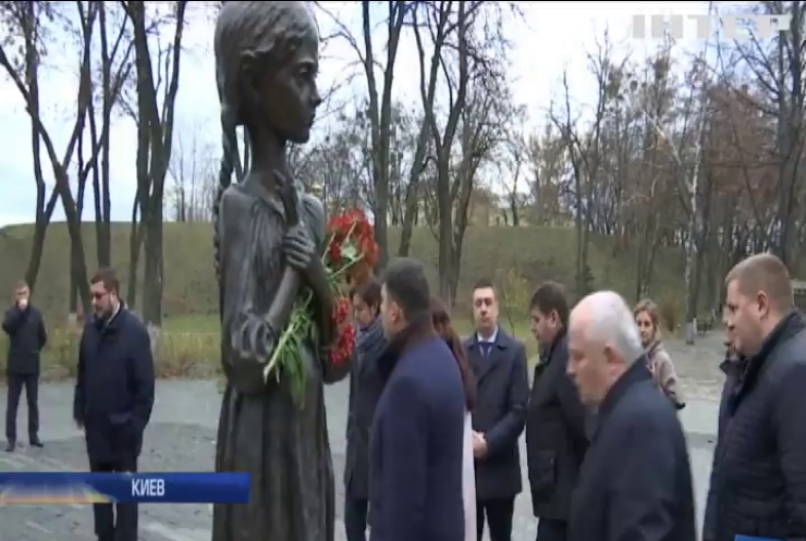Мемориал жертвам голодомора в Украине будет готов через два года - Гройсман