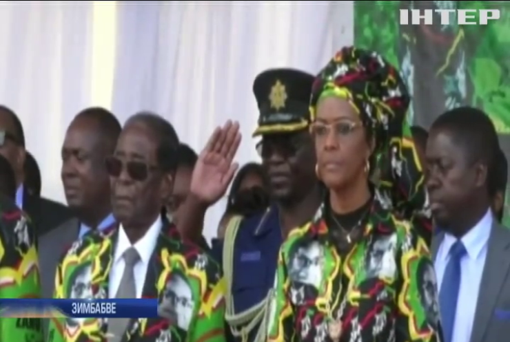 Роберт Мугабе получил пожизненную пенсию