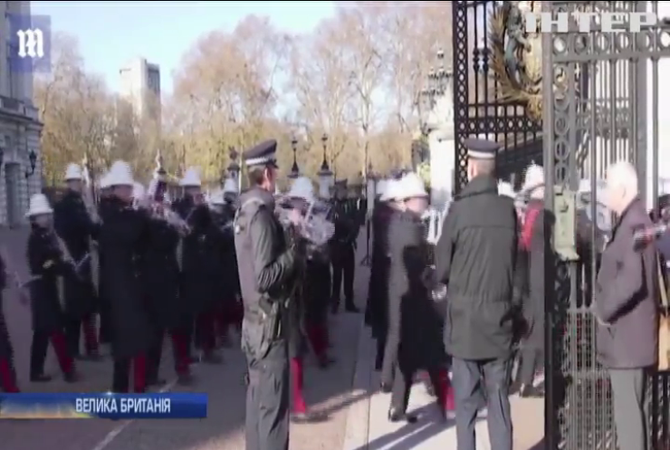 Букінгемський палац уперше охоронятимуть моряки