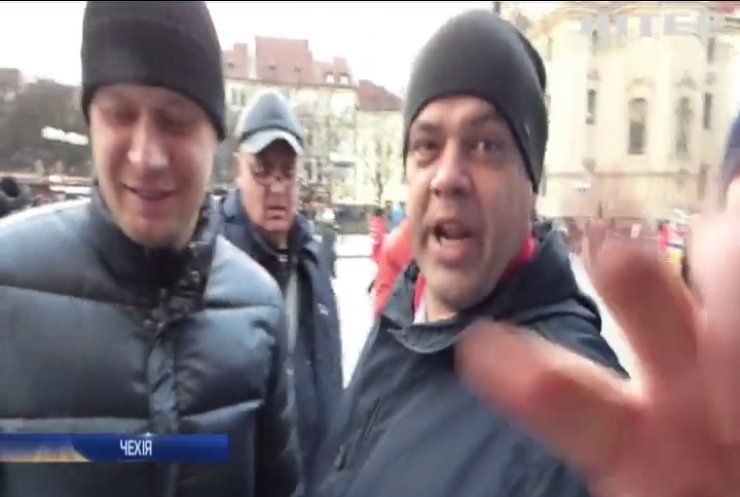 У Чехії "кримнашивці" напали на проукраїнську акцію (відео)