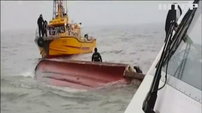 Біля берегів Кореї риболовецька шхуна зіштовхнулася з танкером
