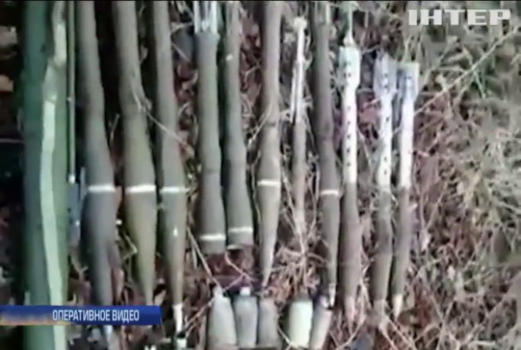 На Донбассе обнаружен тайник с российскими боеприпасами (видео)