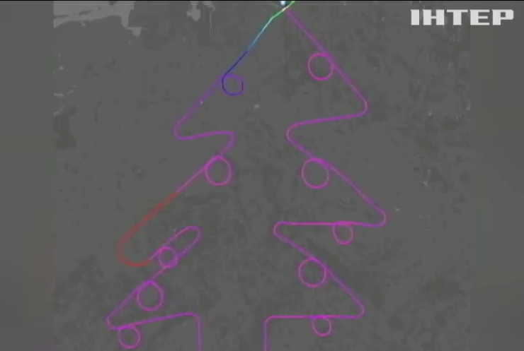 У Німеччині авіатори прикрасили небо різдвяними "ялинками" (відео)