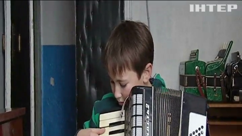 В Черкасской области чиновники "обчистили" музыкальную школу (видео)