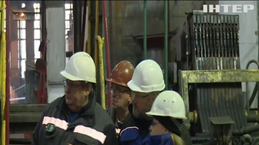 Голосуют ногами: с Днепровского металлургического комбината массово увольняются рабочие