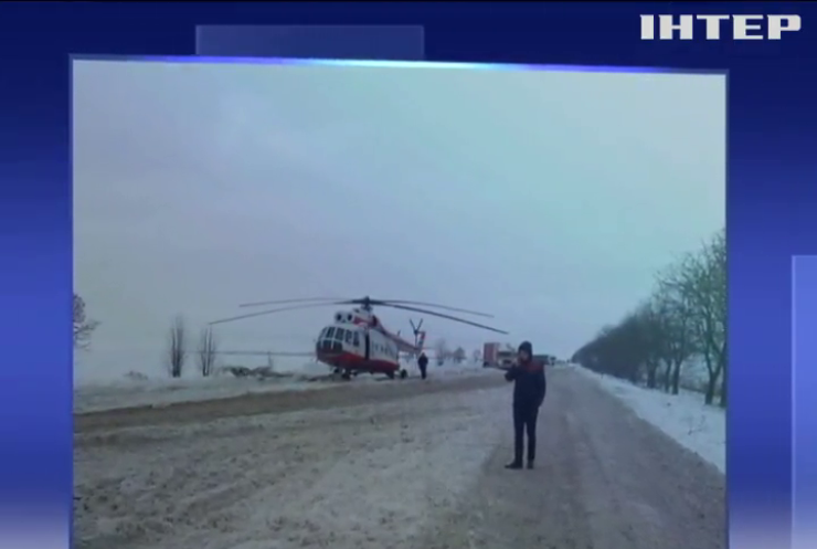 Вертолет с главой Нацполиции заблокировал движение на трассе Киев - Одесса