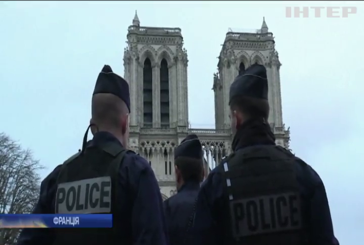 Франція посилила заходи безпеки на Різдво