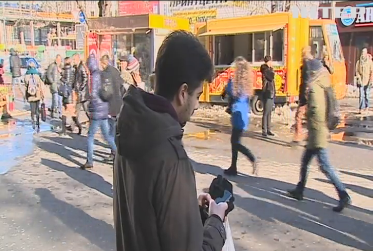 Мобильные операторы будут отслеживать украинцев за границей