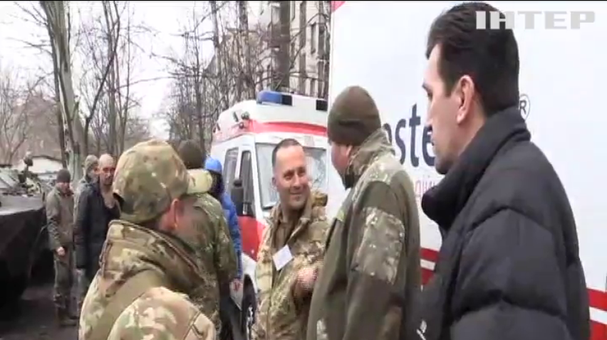 Показали зубы: защитников Краматорска посетили врачи-стоматологи