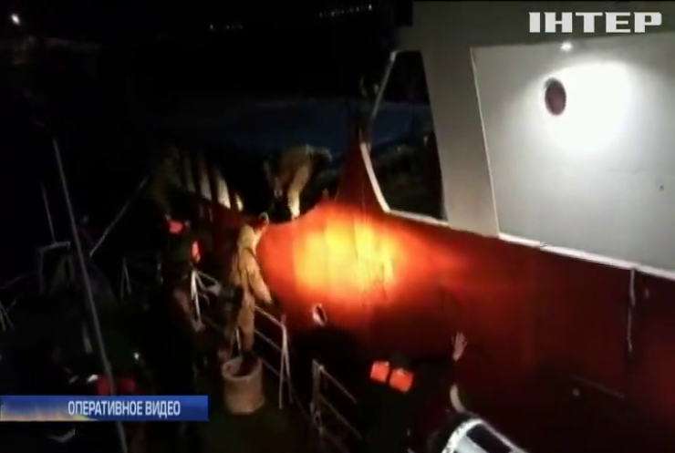 Пограничники задержали корабль с грузом контрабандных сигарет