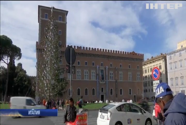 "Лысую" елку в Италии могут выставить в музее