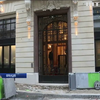 В Париже мужчины с топорами ограбили отель