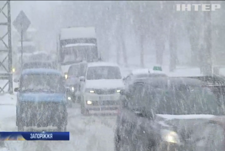Погода в Україні: Запоріжжя та Одесу засипало снігом