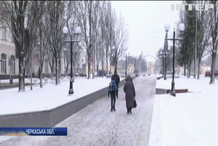 Снігопади в Україні: на Черкащині скасували міжміські рейси