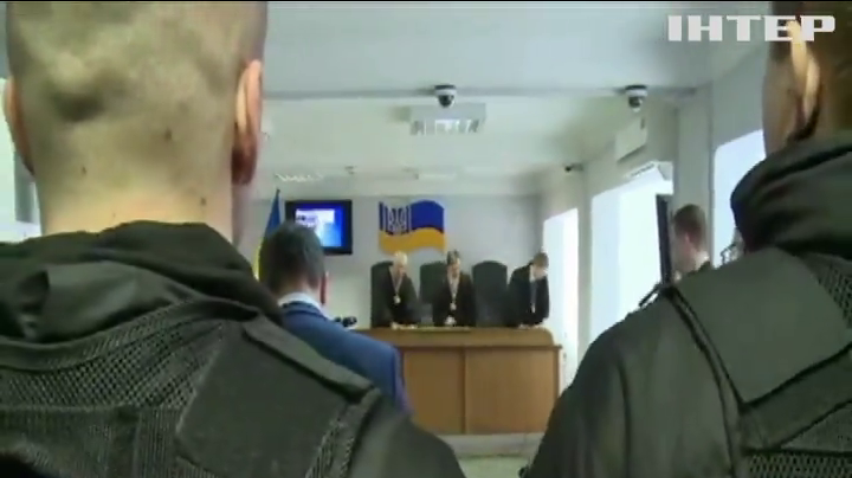 Справа Януковича: суд призначив портретну експертизу скандальної російської стрічки