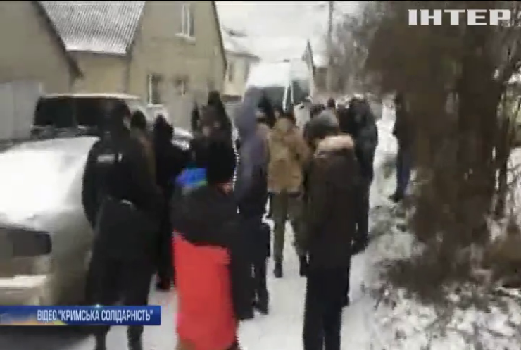 У Криму ФСБ провела обшуки у будинках кримських татар
