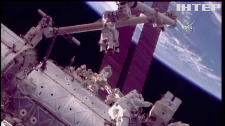 Астронавти МКС провели ремонт станції у відкритому космосі (відео)