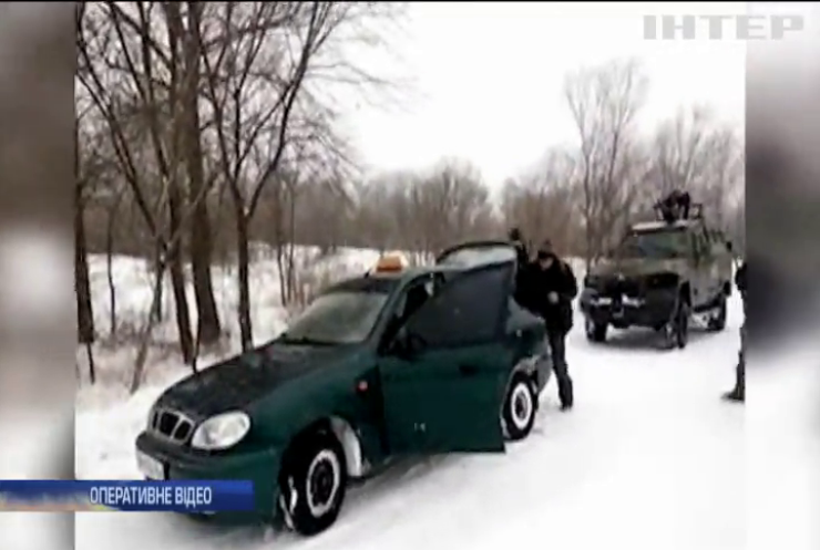 На Луганщині прикордонники знайшли гранату в таксі