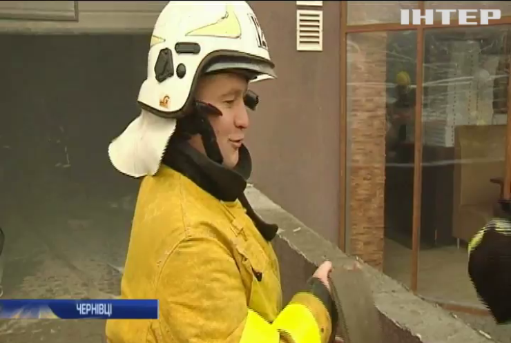 В Чернівцях рятувальники вчилися гасити пожежу під землею