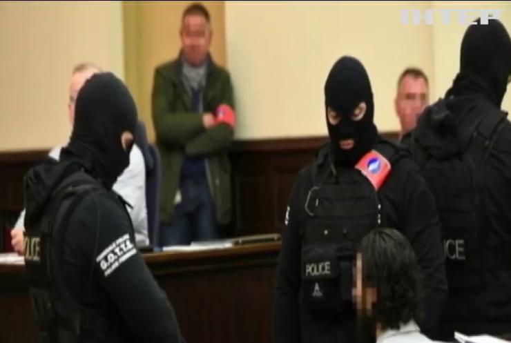 У Парижі судять підозрюваного у організації теракту