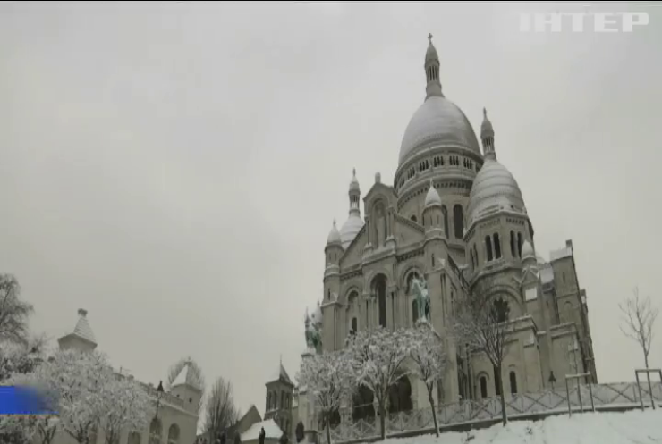 Снігопад паралізував дороги Франції