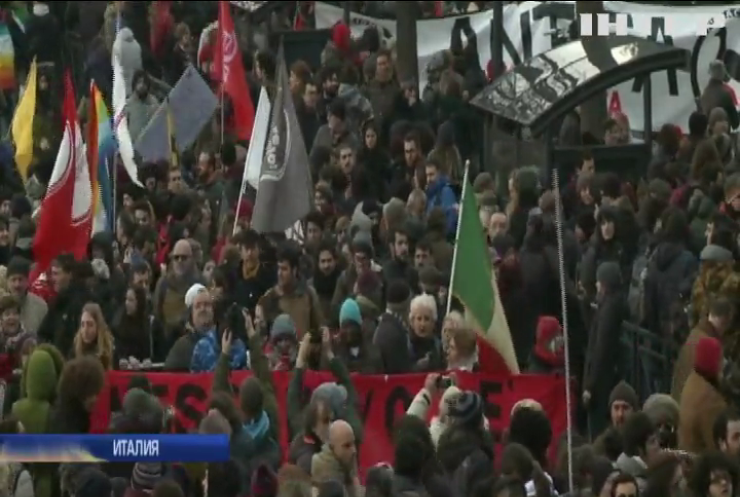 В Италии тысячи людей пели антирасистские песни (видео)