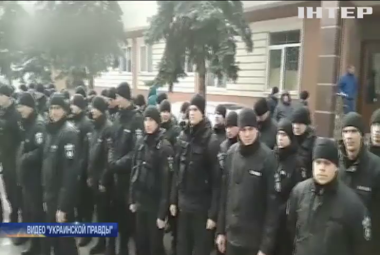 В Киеве спецназ вышел на молчаливый протест