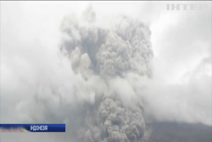 В Індонезії прокинувся вулкан Синабунг 
