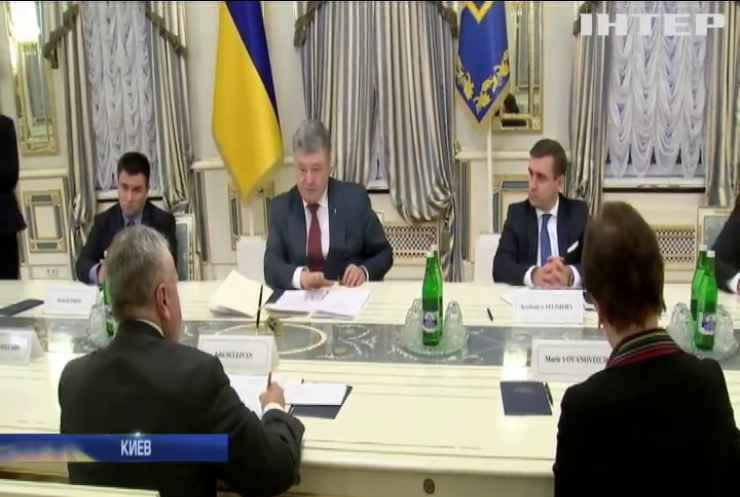 США и Украина обсудили введение миротворцев на Донбасс