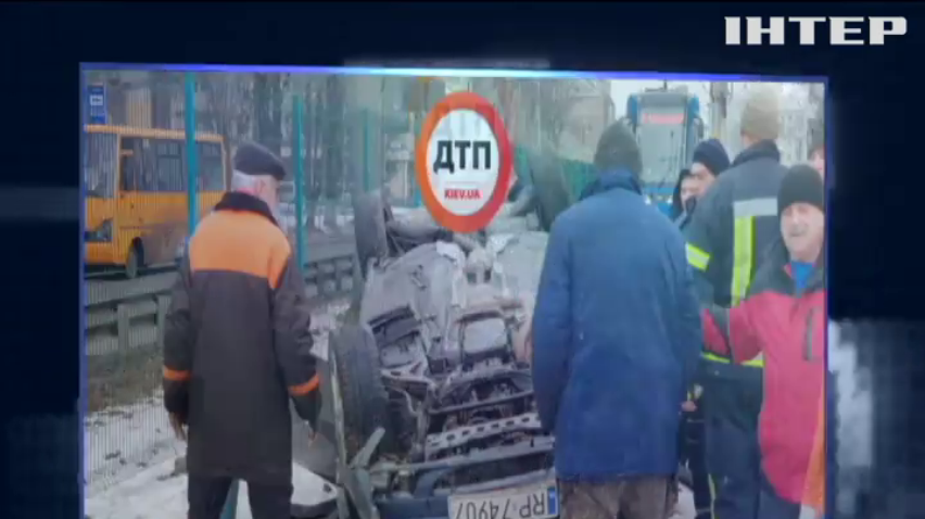 Авария в Киеве остановила движение трамваев (видео)