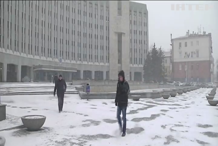 Погода в Украине: метель парализовала аэропорт Одессы