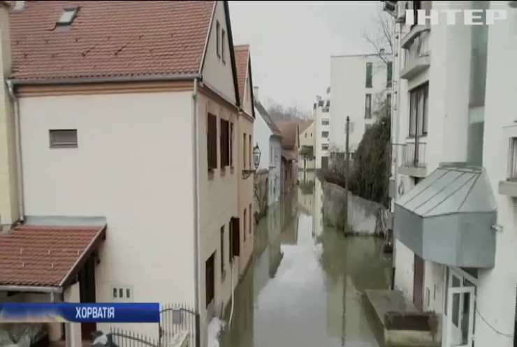У Хорватії через повені оголосили надзвичайний стан (відео)