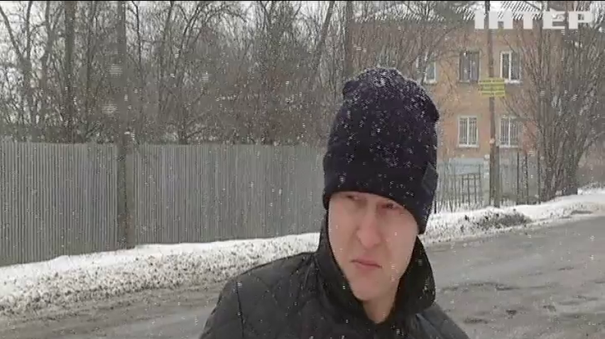 Водія зі Сміли намагались оштрафувати за пробиті на бездоріжжі колеса
