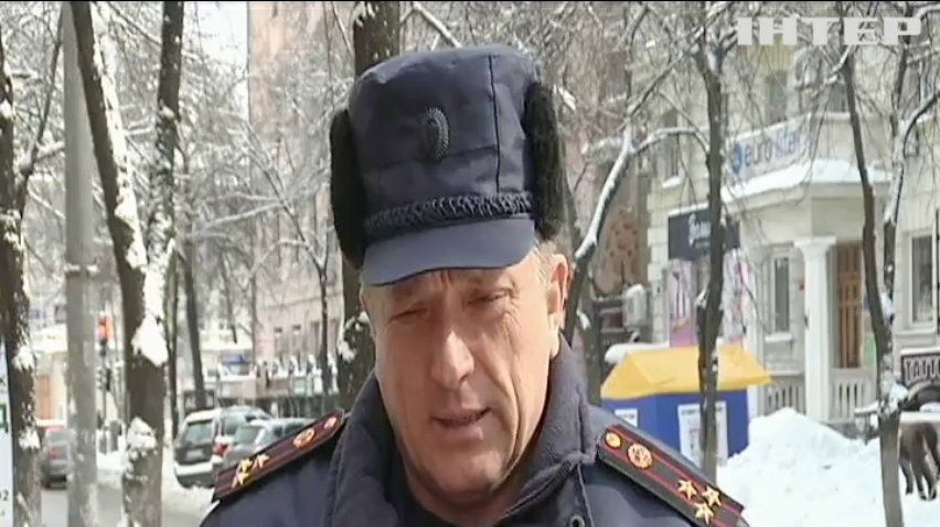 Сніговий циклон на Західній Україні утворив автомобільний колапс
