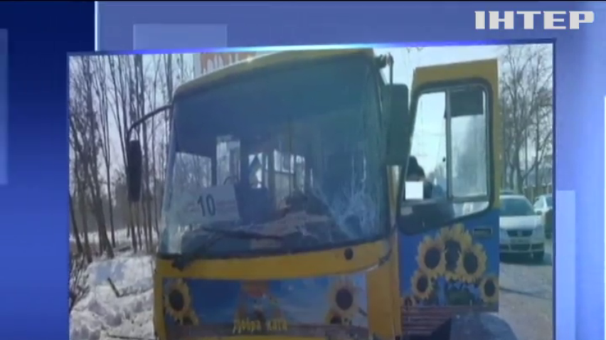 У Луцьку дві маршрутки не поділили зупинку