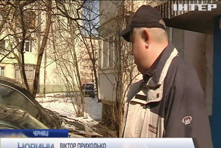 У Чернівцях спалили авто активіста (відео)