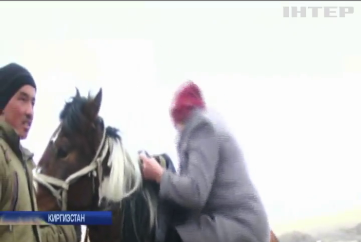У Киргизстані швидка допомога приїжджає на виклик на коні
