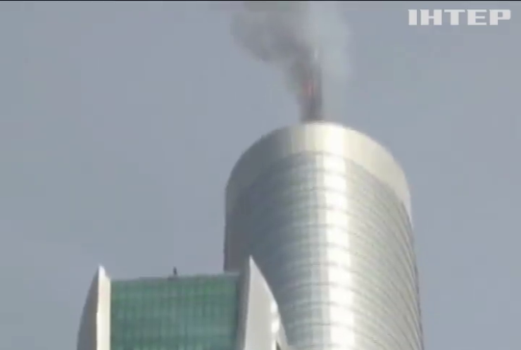 У Дубаї з палаючого хмарочосу евакуювали сотні людей