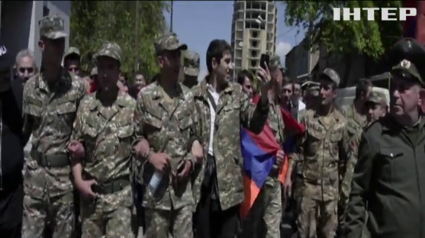 Президент Вірменії відправив уряд у відставку