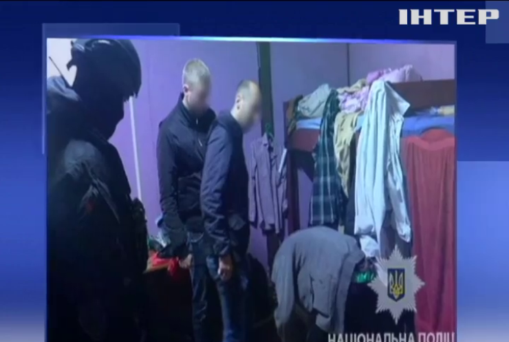 У Києві десятки нелегалів переховувалися у хостелі