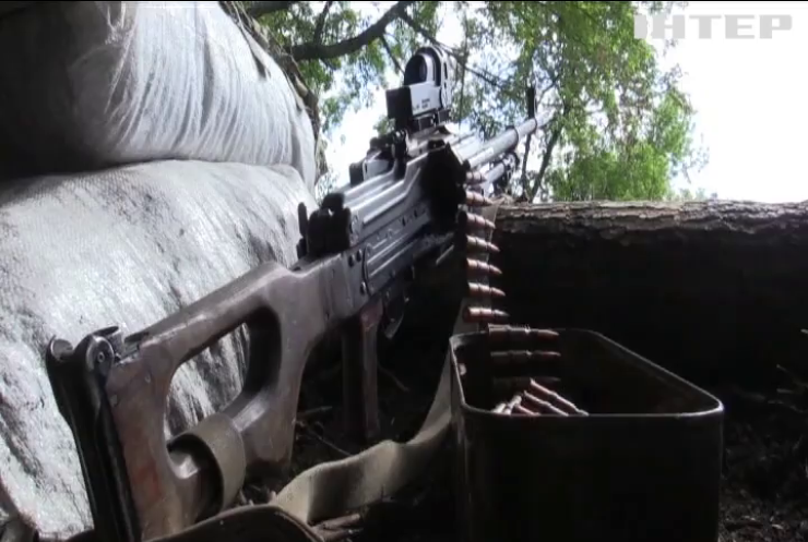На Донбасі за добу поранило сімох військових