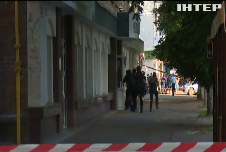 Захват заложников в Черкассах: спецназ начал штурм здания