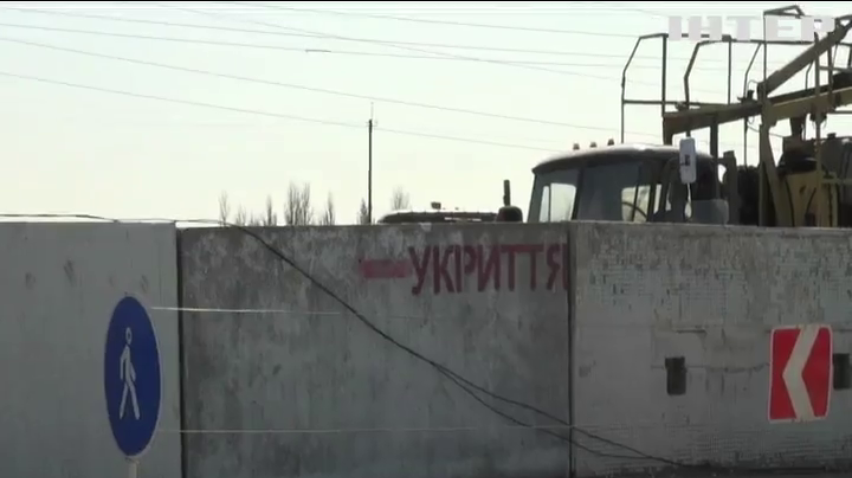 Пункти пропуску на сході країни змінюють графік роботи