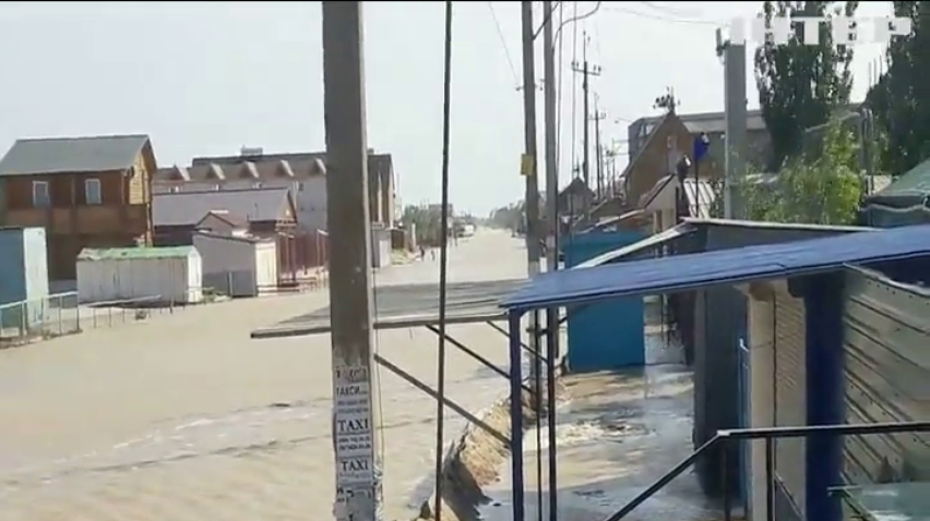 Азовське море вийшло з берегів