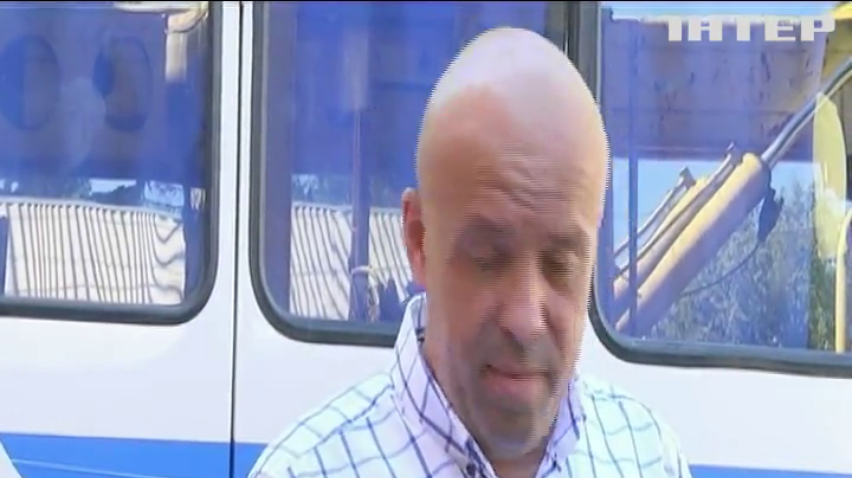 На Прикарпатті із салону автобуса випав пасажир