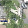 У Флориді кран впав на житлові будинки