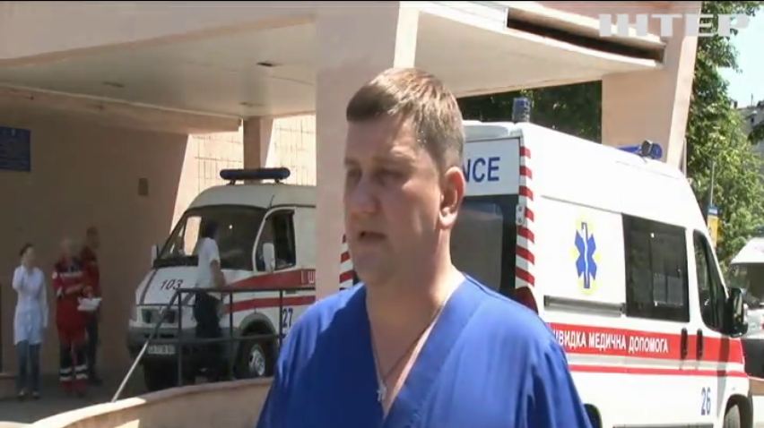 Поножовщина в Черкассах: шестеро патрульных оказались на больничной койке