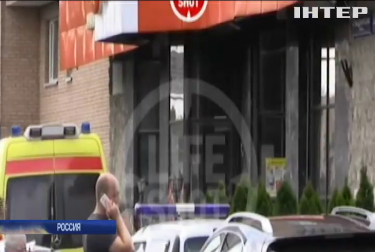 Пьяный мужчина захватил заложников в супермаркете