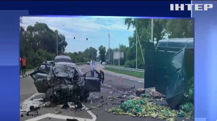 У Чернігові маршрутка протаранила легковик